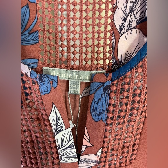 Daniel Rainn PXS Floral Print Blouse - Picture 4 of 5